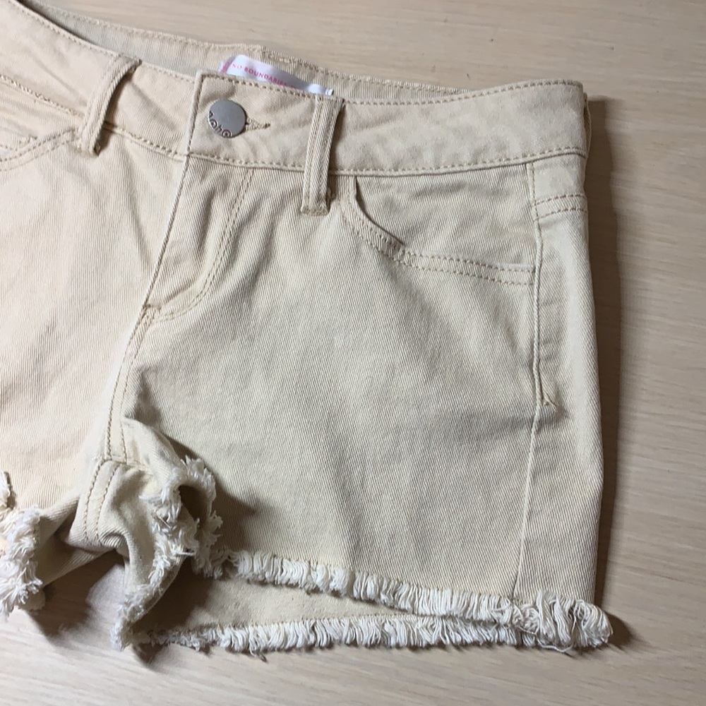 No Boundaries Khaki Denim Cut Off Shorts 👠 - Picture 4 of 15
